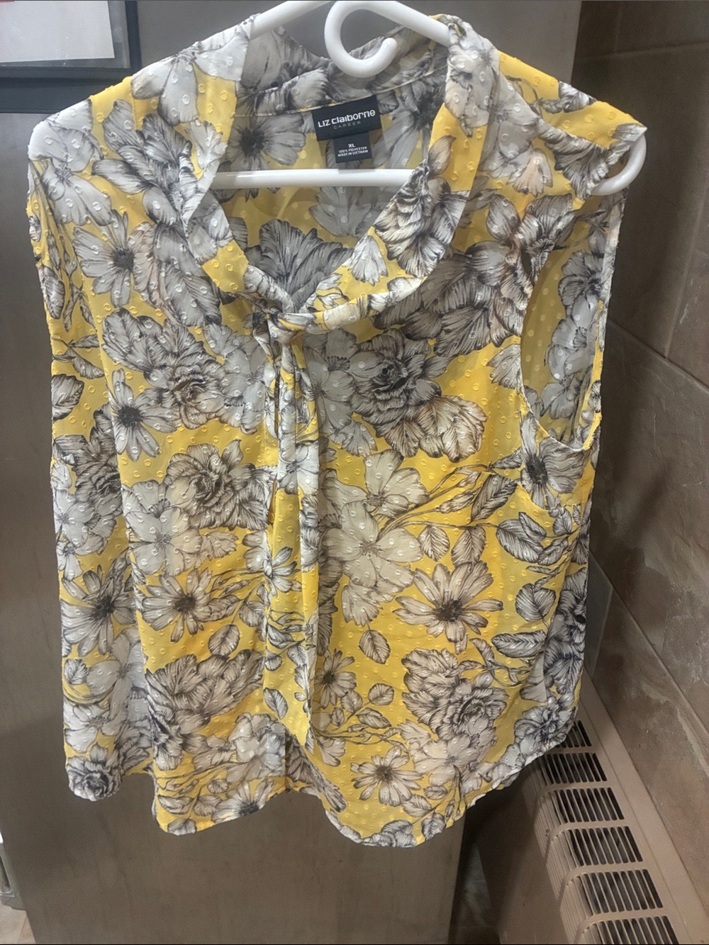 Liz Claiborne floral sleeveless blouse xl